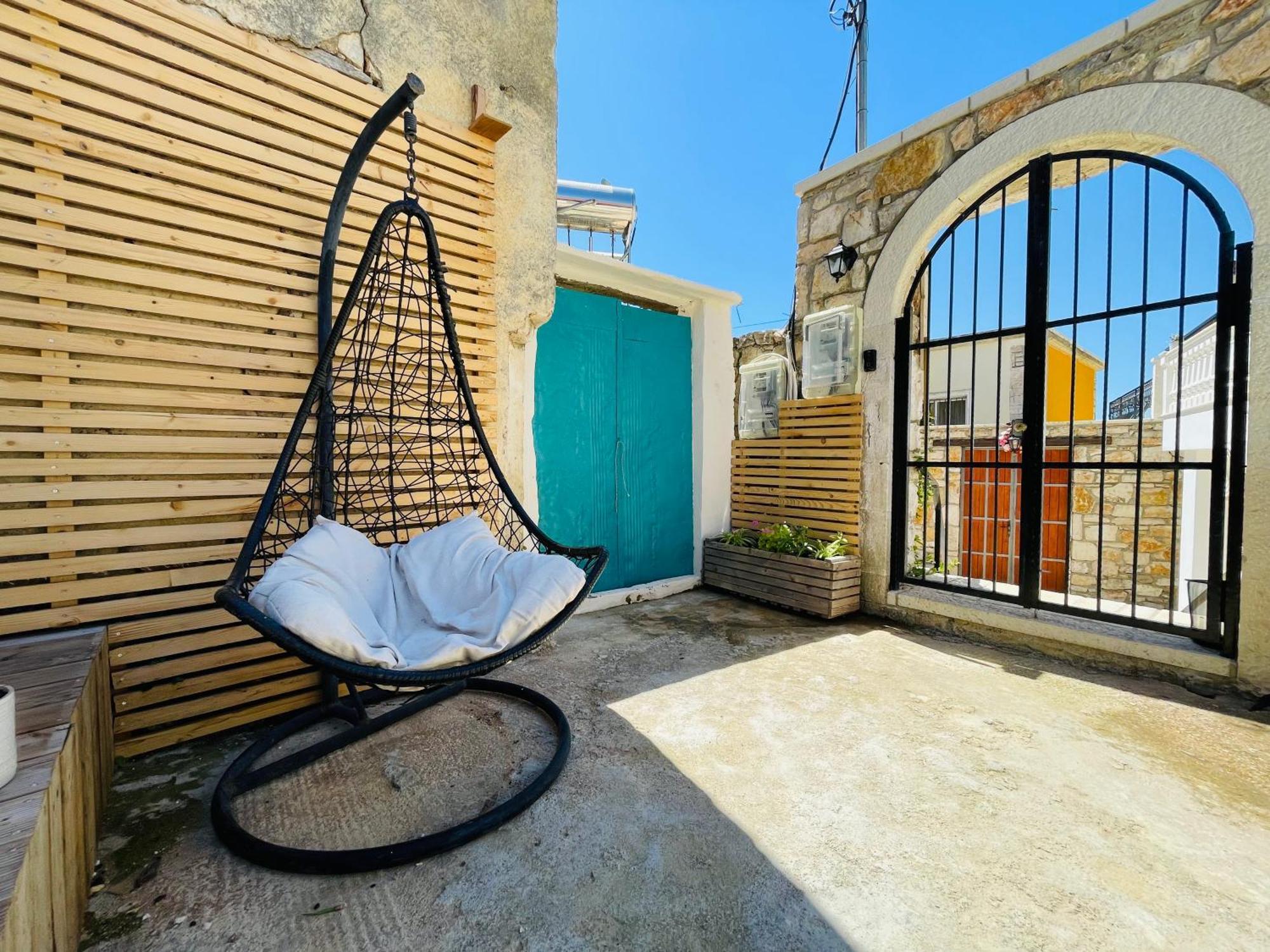 Guesthouse Near The Castle Of Химар Екстериор снимка